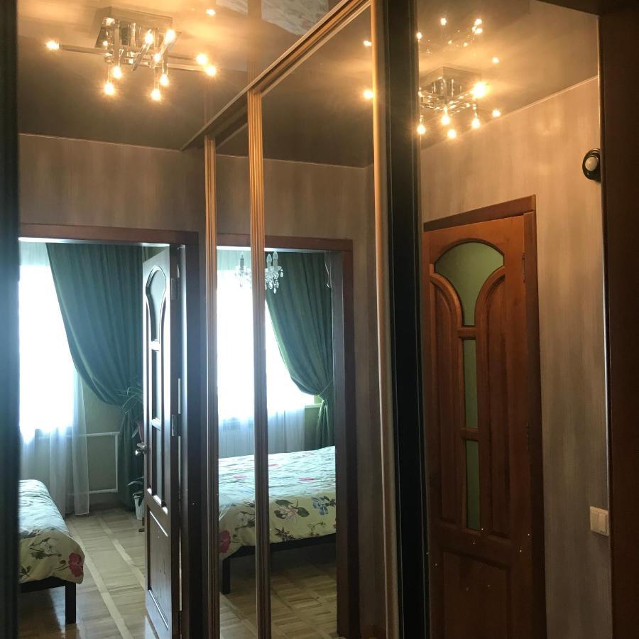 Апартаменты Ботанический Сад Kiev Buitenkant foto